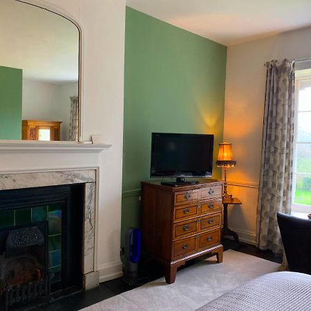 The Old Vicarage Bed and Breakfast Kington  Buitenkant foto
