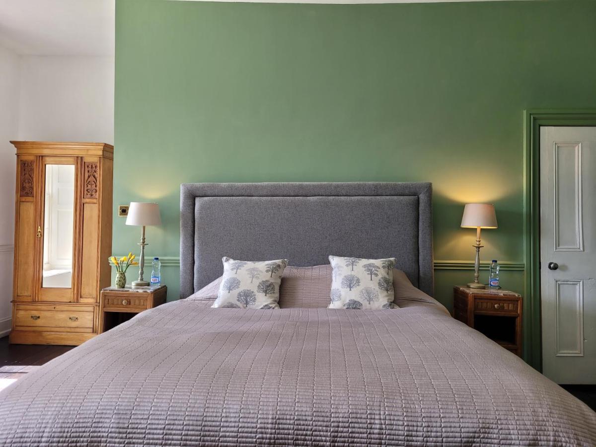 The Old Vicarage Bed and Breakfast Kington  Buitenkant foto