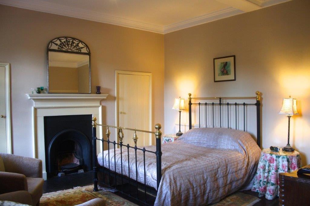 The Old Vicarage Bed and Breakfast Kington  Buitenkant foto
